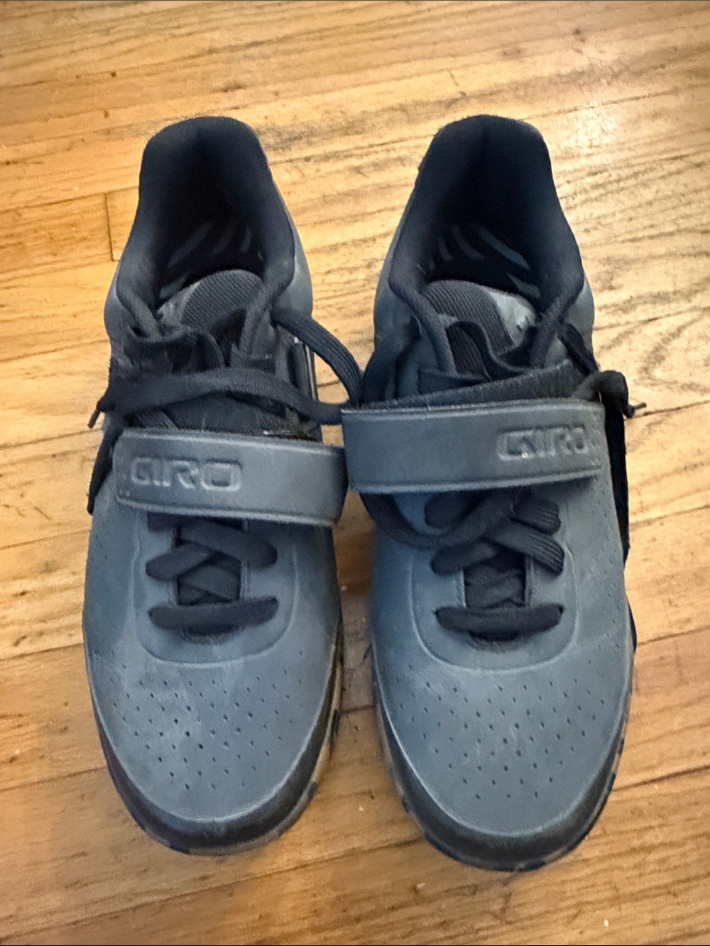 Giro Adult Gray Cycling Sneakers with Strap